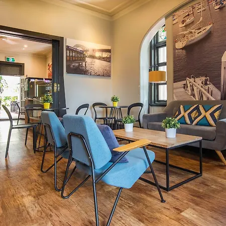 Glenferrie Lodge-2
